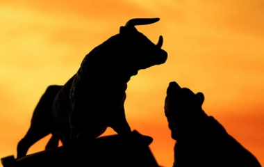 BÙNG NỔ TRONG NGÀY ĐẦU THÁNG 4, VN-INDEX LÊN MỨC CAO NHẤT TRONG LỊCH SỬ