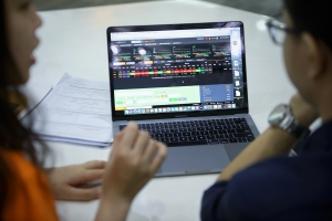 SỐ LƯỢNG TÀI KHOẢN MỞ MỚI CAO THỨ 3 TRONG LỊCH SỬ CHỨNG KHOÁN VIỆT NAM, VN-INDEX VẪN CÓ THỂ VƯỢT MỐC 1.200 ĐIỂM